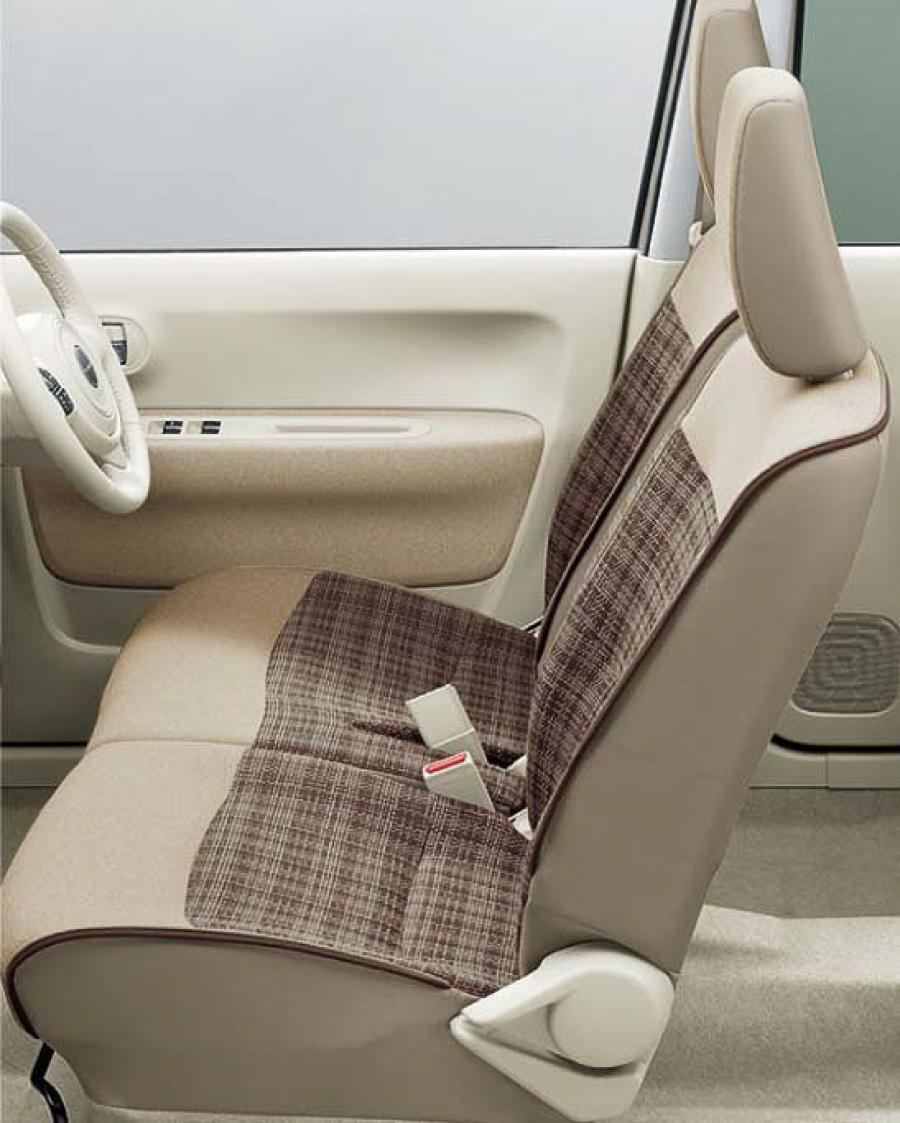  Suzuki Alto Lapin 2015 года  (фото 24 из 38)